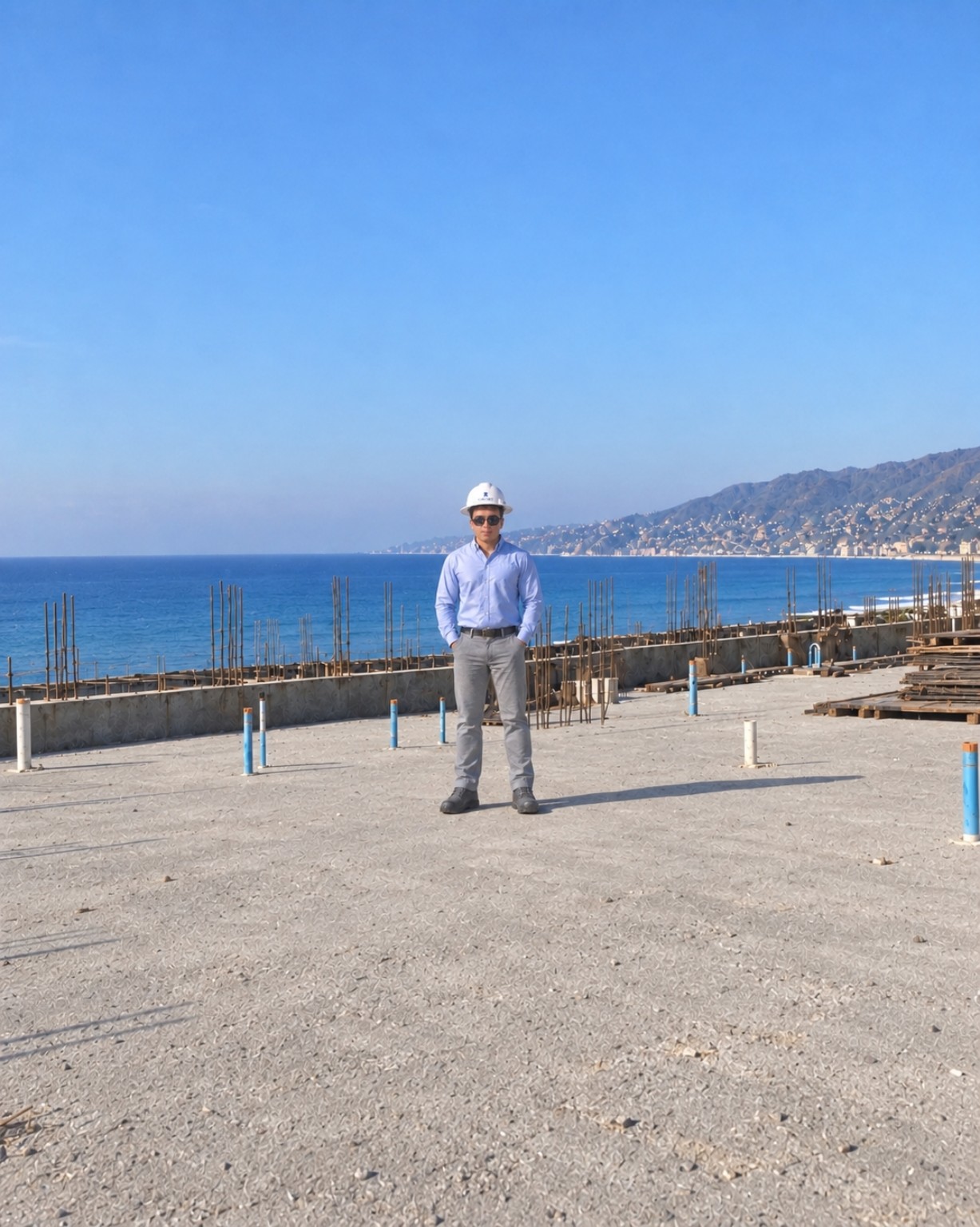 Bastian Villarroel en una obra de construcción